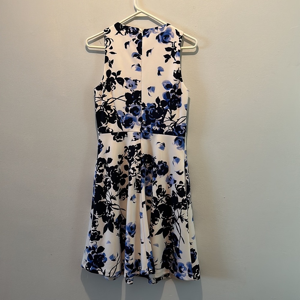 Floral Dress 👗 - Picture 5 of 7
